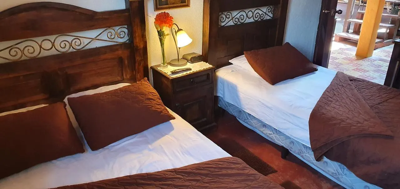 Bed and Breakfast Parrot House Antigua Frühstückspension