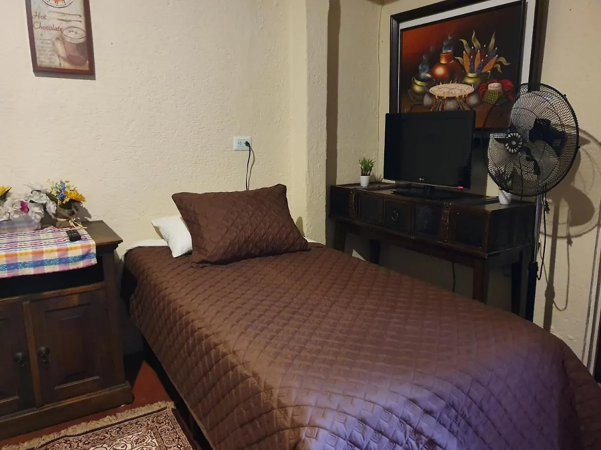 Bed and Breakfast Parrot House Antigua