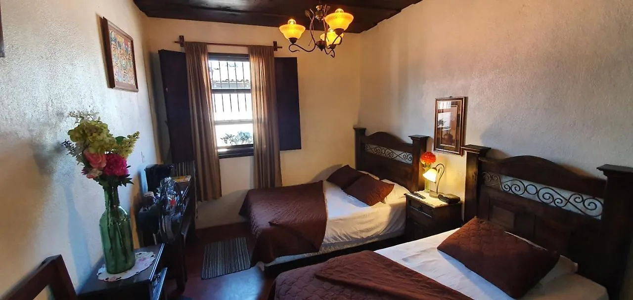 Frühstückspension Bed and Breakfast Parrot House Antigua Guatemala