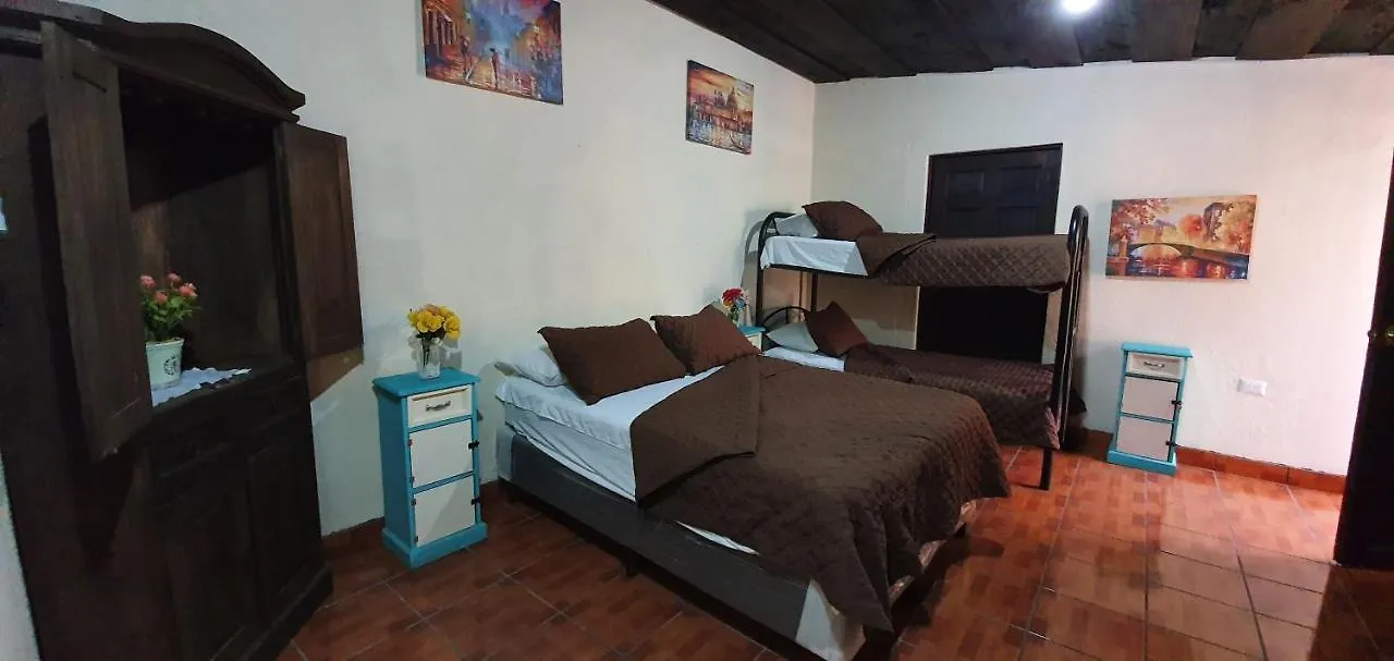 Parrot House Acomodação com café da manhã Antigua Guatemala